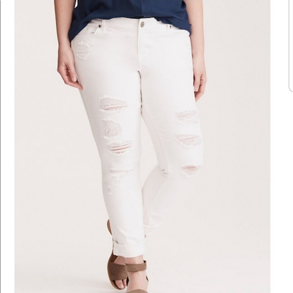 Torrid 14S Distressed Boyfriend White Denim Jeans